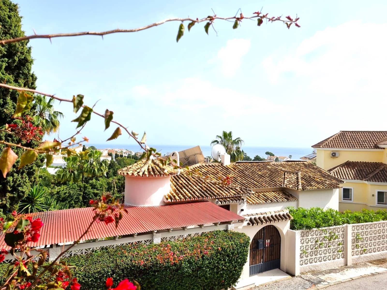 Chalet de 3 habitaciones en Riviera del Sol en venta con piscina garaje - 950.000 € (Ref: 9772728)