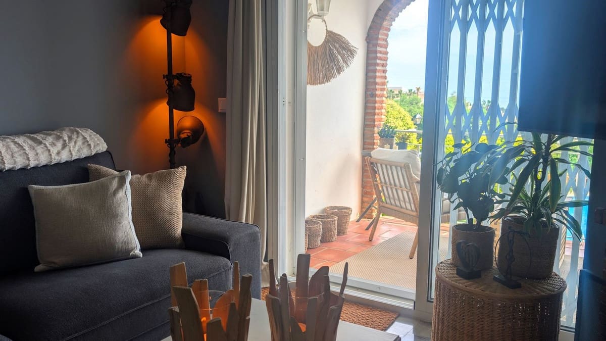 2 soveværelse Byhus til salg i Calahonda med swimmingpool garage - € 425.000 (Ref: 9788158)