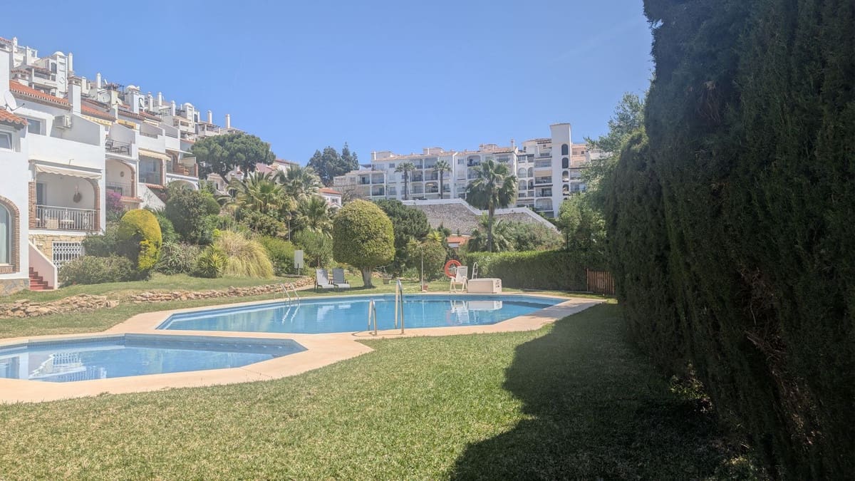 2 soveværelse Byhus til salg i Calahonda med swimmingpool garage - € 425.000 (Ref: 9788158)