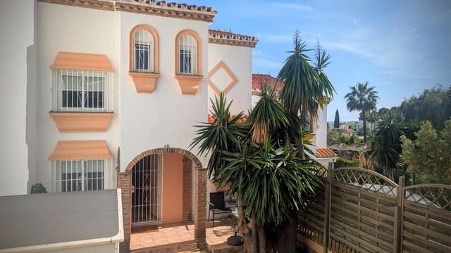 2 soveværelse Byhus til salg i Calahonda, Mijas med swimmingpool garage - € 425.000 (Ref: 9788158)