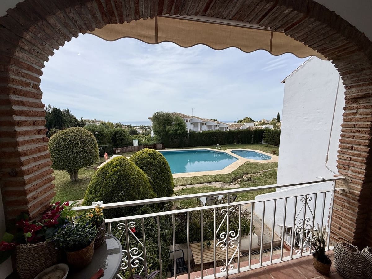 2 soveværelse Byhus til salg i Calahonda med swimmingpool garage - € 425.000 (Ref: 9788158)