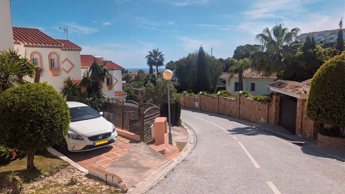 2 soveværelse Byhus til salg i Calahonda med swimmingpool garage - € 425.000 (Ref: 9788158)