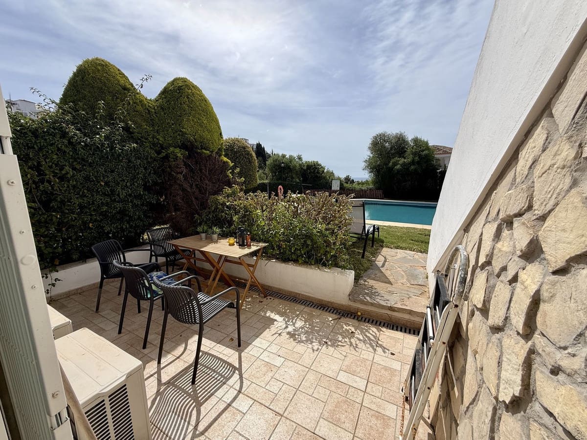 2 soveværelse Byhus til salg i Calahonda med swimmingpool garage - € 425.000 (Ref: 9788158)