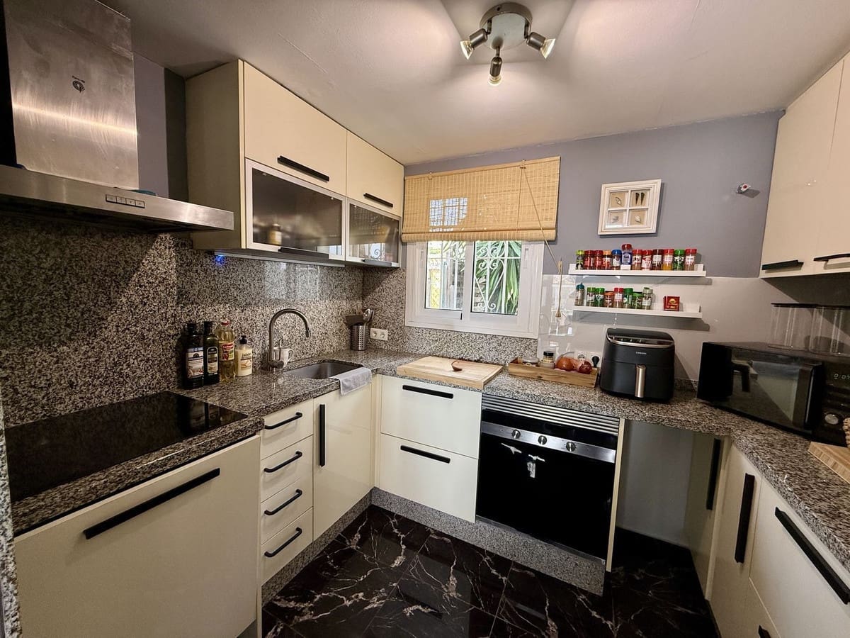 2 camera da letto Casa in vendita in Calahonda con piscina garage - 425.000 € (Rif: 9788158)