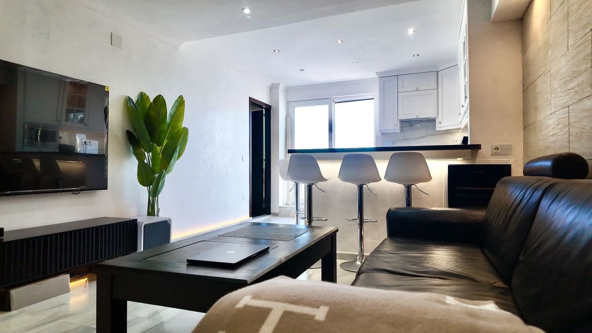 2 chambre Penthouse à vendre à El Paraiso avec piscine garage - 395 000 € (Ref: 9788159)