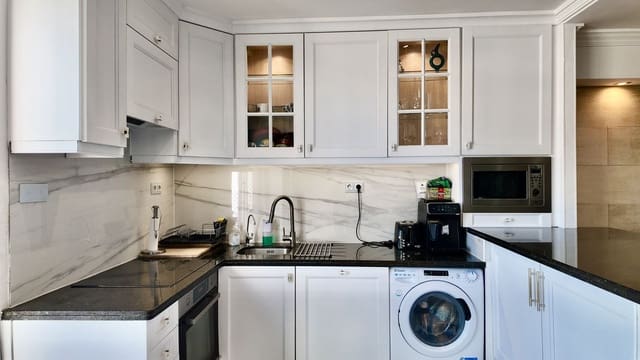 2 chambre Penthouse à vendre à El Paraiso, Estepona avec piscine garage - 395 000 € (Ref: 9788159)