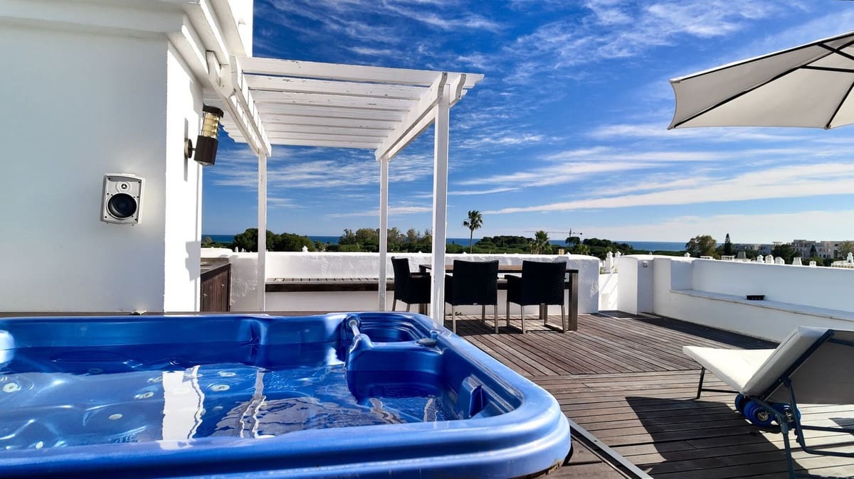 2 chambre Penthouse à vendre à El Paraiso avec piscine garage - 395 000 € (Ref: 9788159)