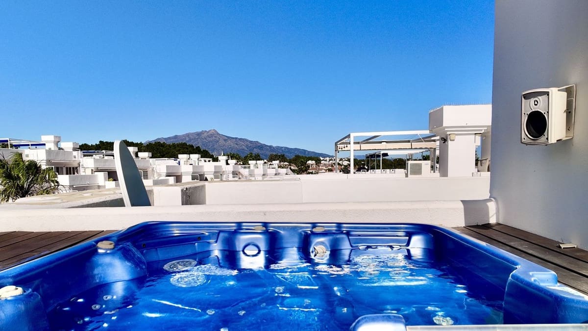 2 chambre Penthouse à vendre à El Paraiso avec piscine garage - 395 000 € (Ref: 9788159)