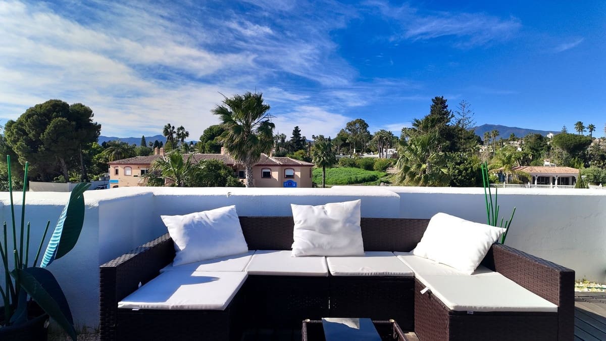 2 chambre Penthouse à vendre à El Paraiso avec piscine garage - 395 000 € (Ref: 9788159)