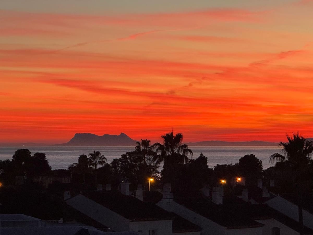 2 chambre Penthouse à vendre à El Paraiso avec piscine garage - 395 000 € (Ref: 9788159)