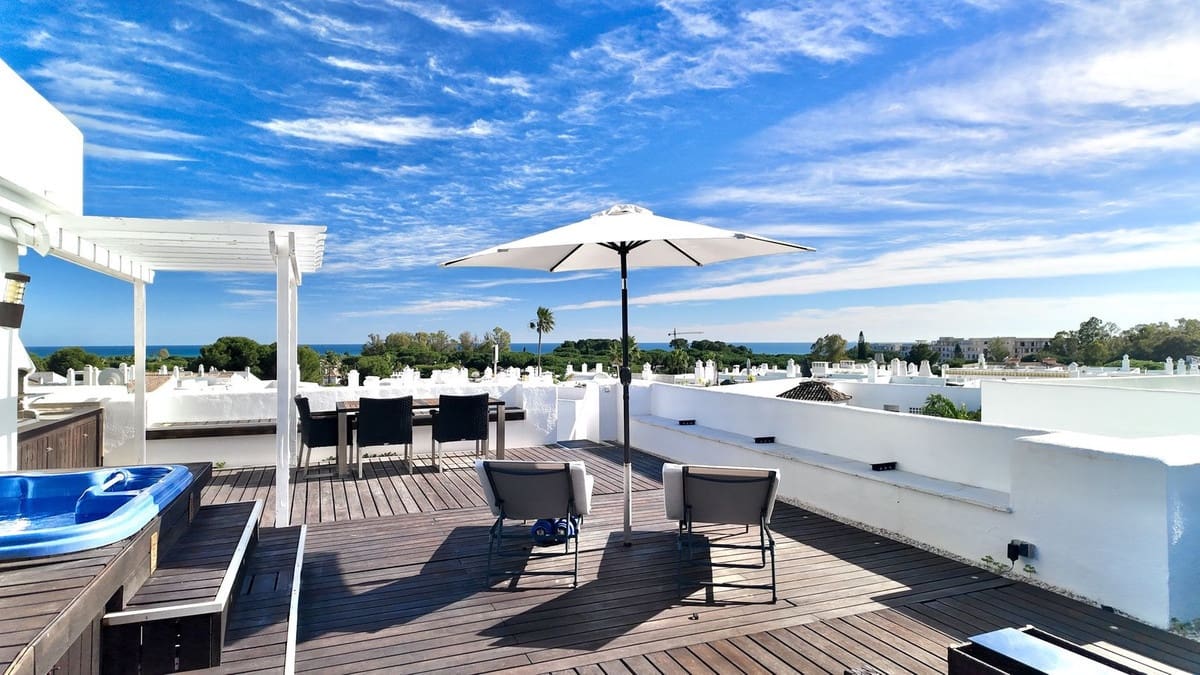 2 chambre Penthouse à vendre à El Paraiso avec piscine garage - 395 000 € (Ref: 9788159)