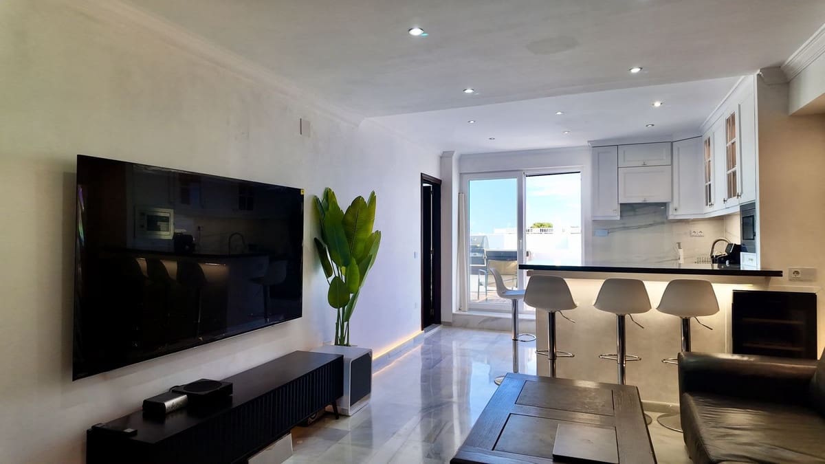 2 sypialnia Penthouse na sprzedaż w El Paraiso z basenem garażem - 395 000 € (Ref: 9788159)