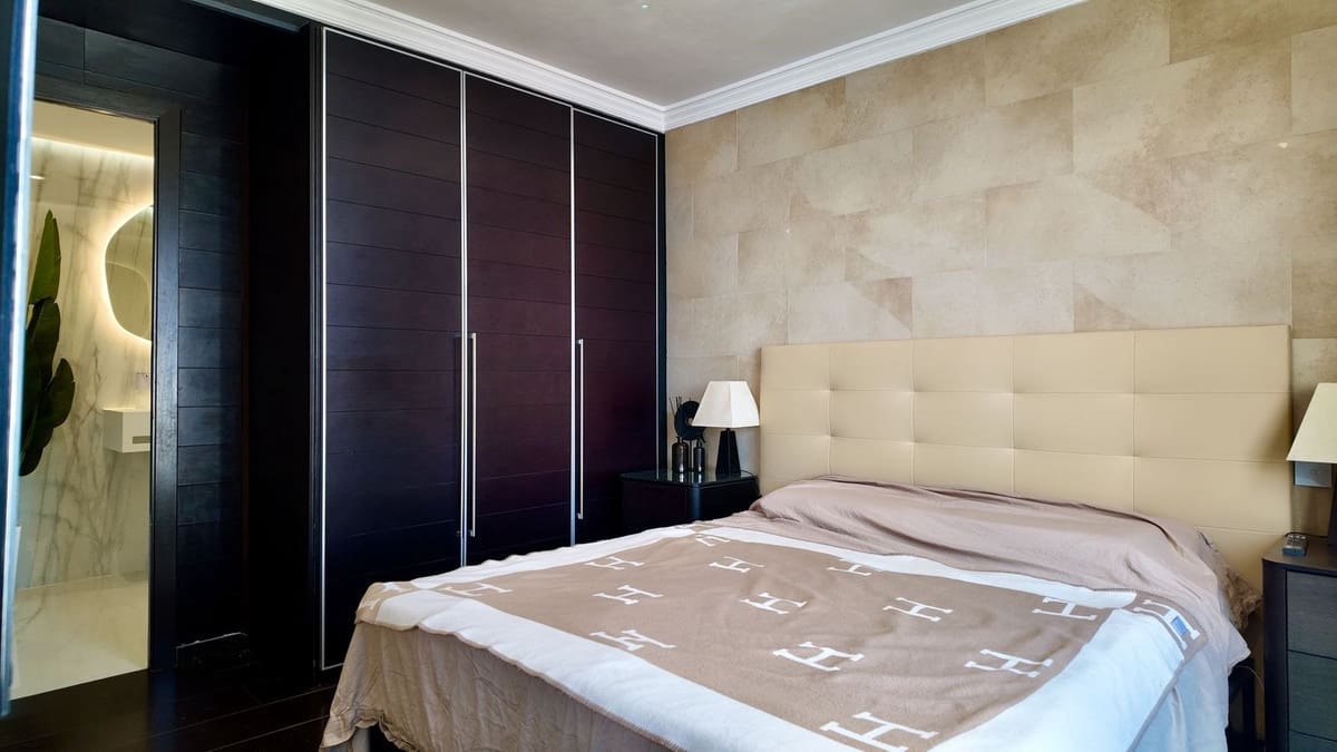 2 sypialnia Penthouse na sprzedaż w El Paraiso z basenem garażem - 395 000 € (Ref: 9788159)