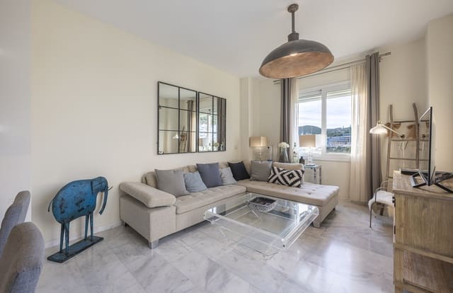 2 quarto Apartamento para venda em Estepona com piscina garagem - 324 999 € (Ref: 9790277)