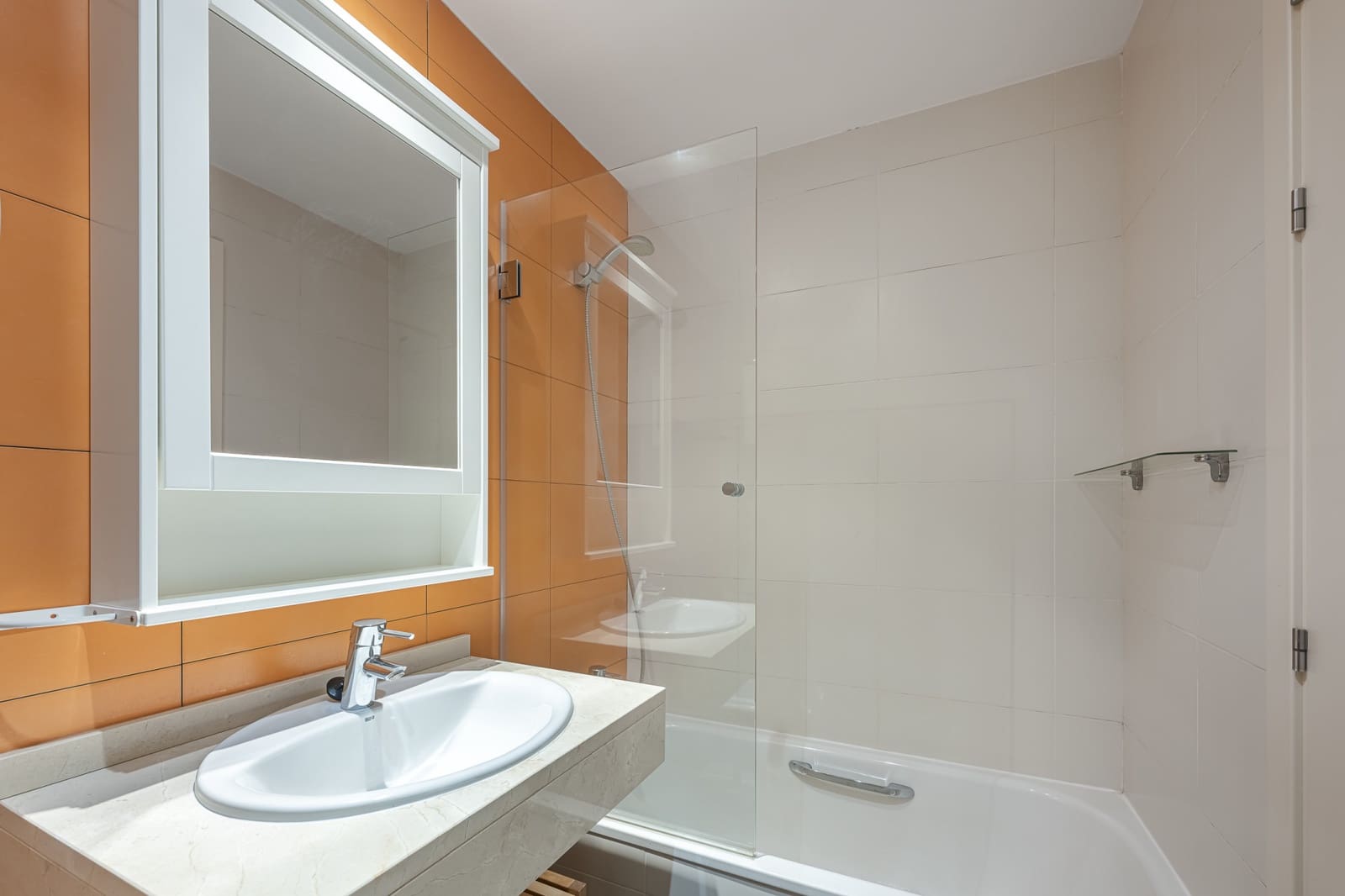 2 quarto Apartamento para venda em Estepona com piscina garagem - 324 999 € (Ref: 9790277)