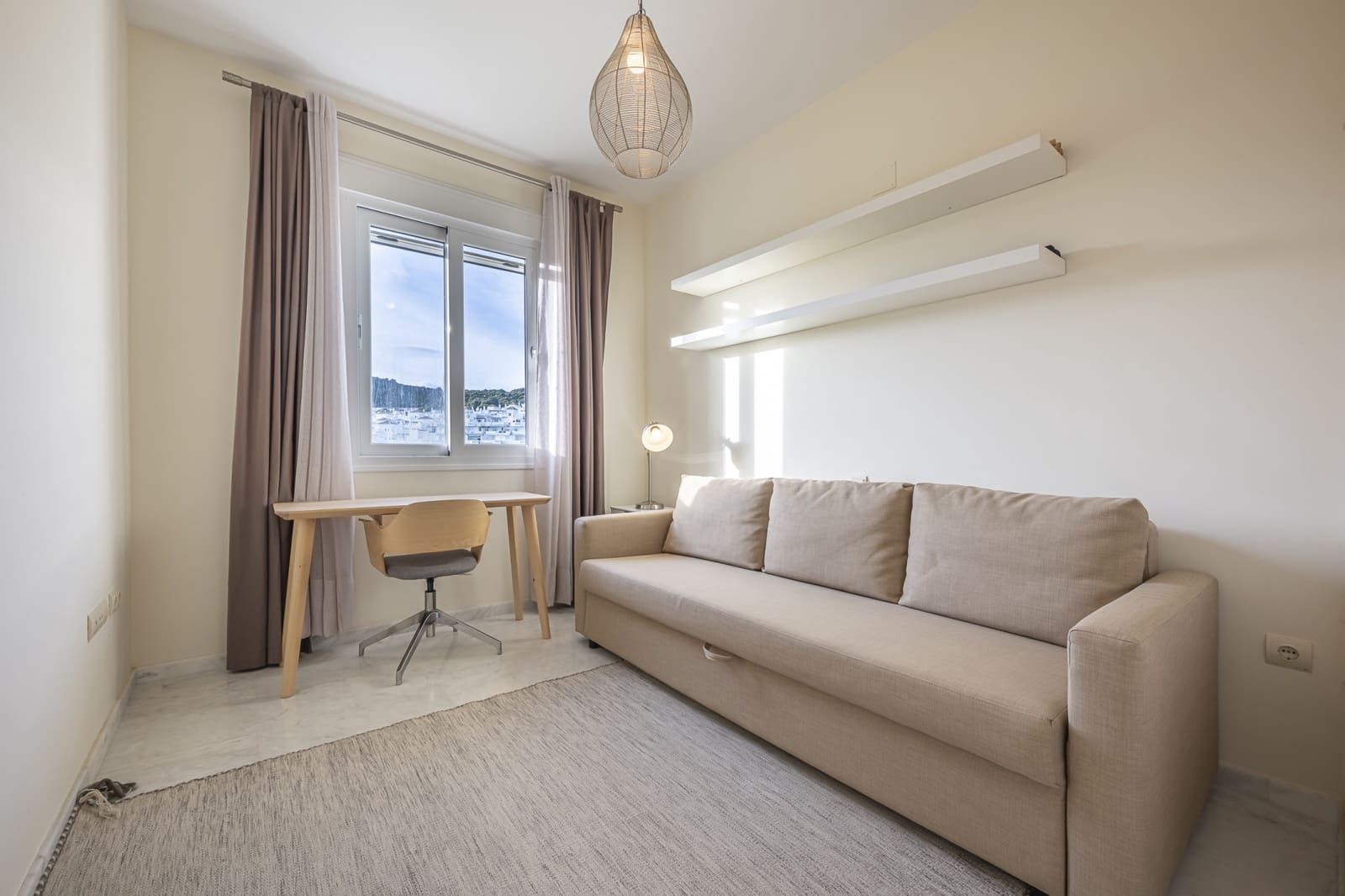 2 quarto Apartamento para venda em Estepona com piscina garagem - 324 999 € (Ref: 9790277)