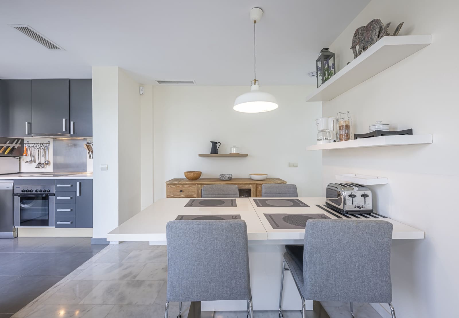 2 quarto Apartamento para venda em Estepona com piscina garagem - 324 999 € (Ref: 9790277)