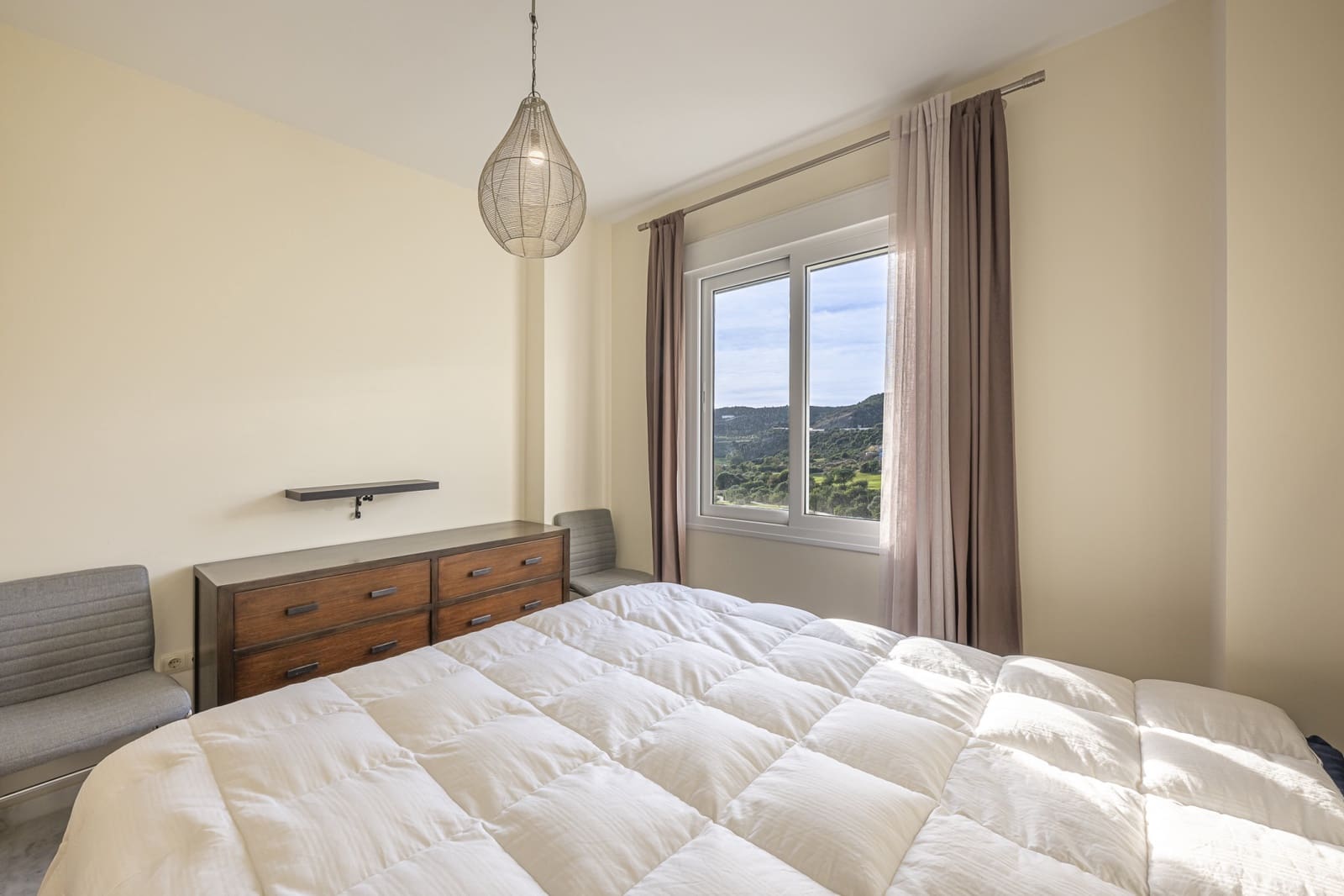 2 bedroom Apartment for sale in Estepona with pool garage - € 324,999 (Ref: 9790277)