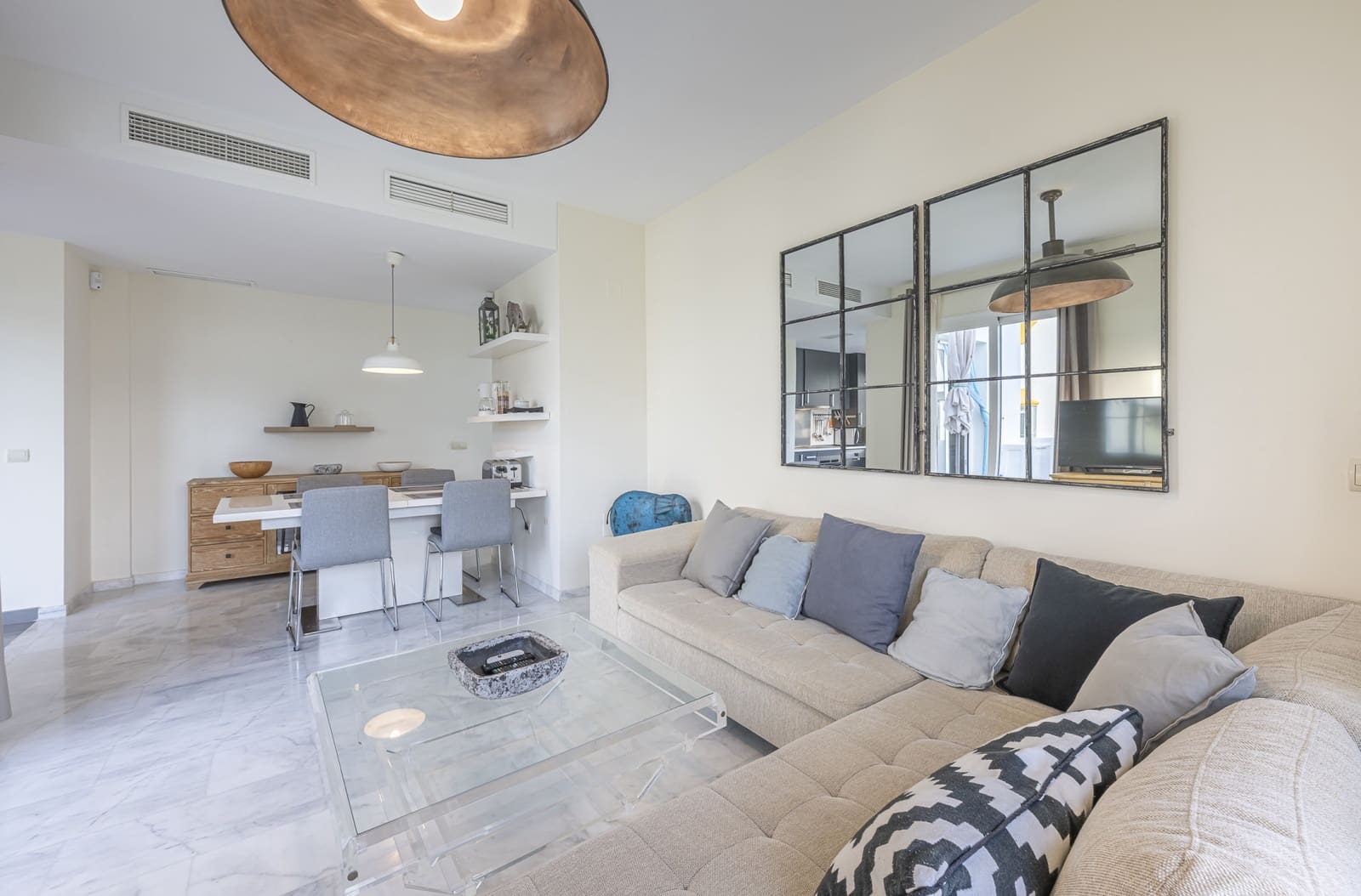 2 bedroom Apartment for sale in Estepona with pool garage - € 324,999 (Ref: 9790277)