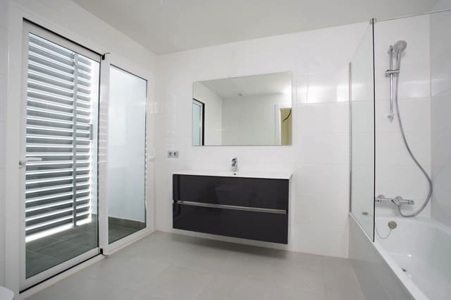 2 sovrum Lägenhet till salu i Nueva Andalucia, Marbella med pool garage - 385 000 € (Ref: 9790278)