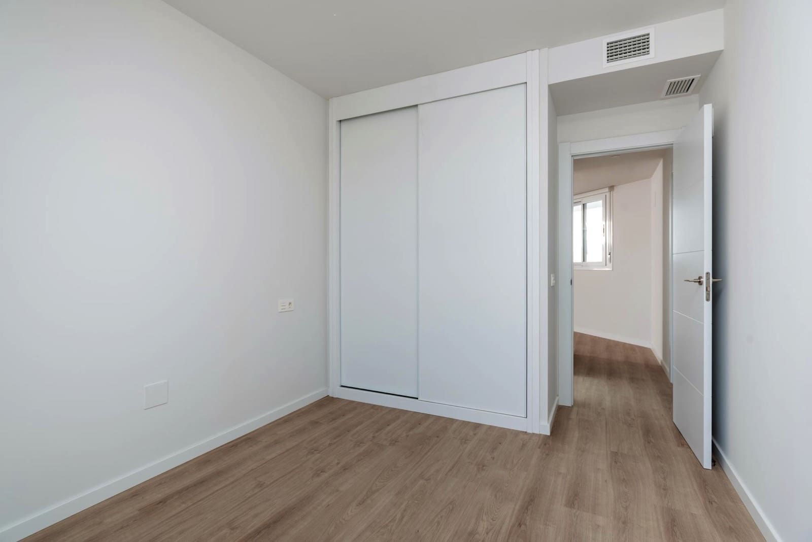 2 sovrum Lägenhet till salu i Nueva Andalucia med pool garage - 385 000 € (Ref: 9790278)