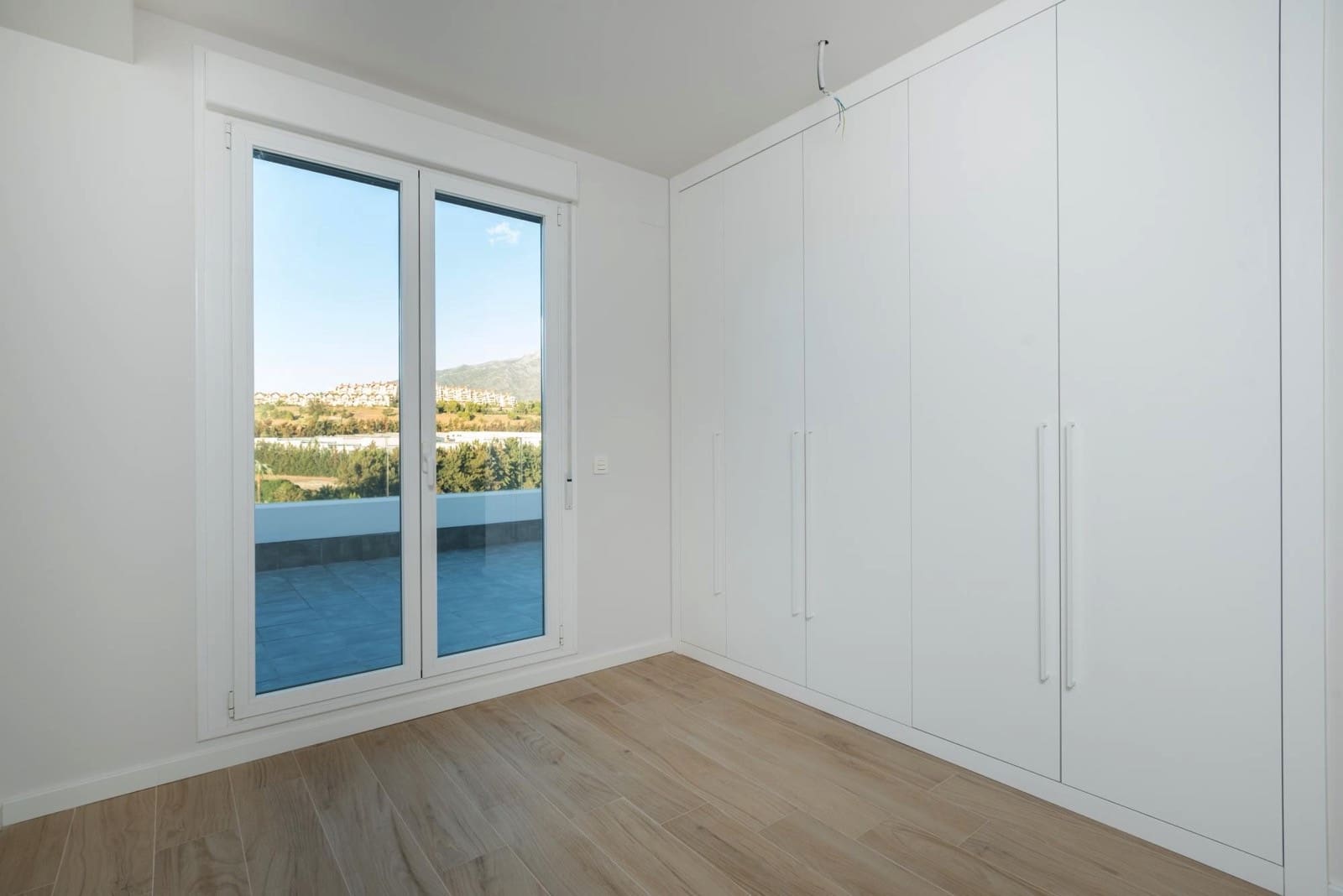 2 chambre Appartement à vendre à Nueva Andalucia avec piscine garage - 360 000 € (Ref: 9790278)
