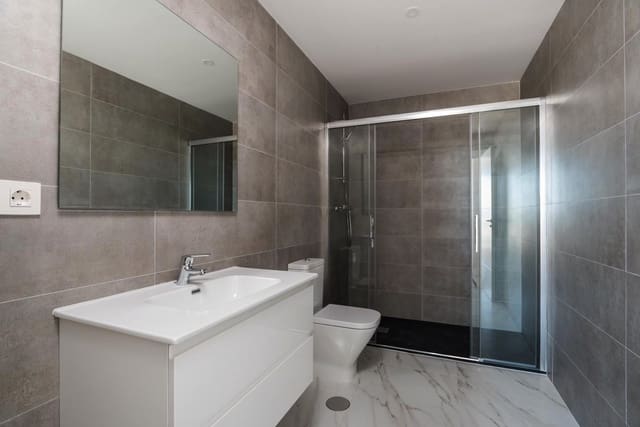 2 slaapkamer Appartement te koop in Nueva Andalucia, Marbella met zwembad garage - € 360.000 (Ref: 9790278)