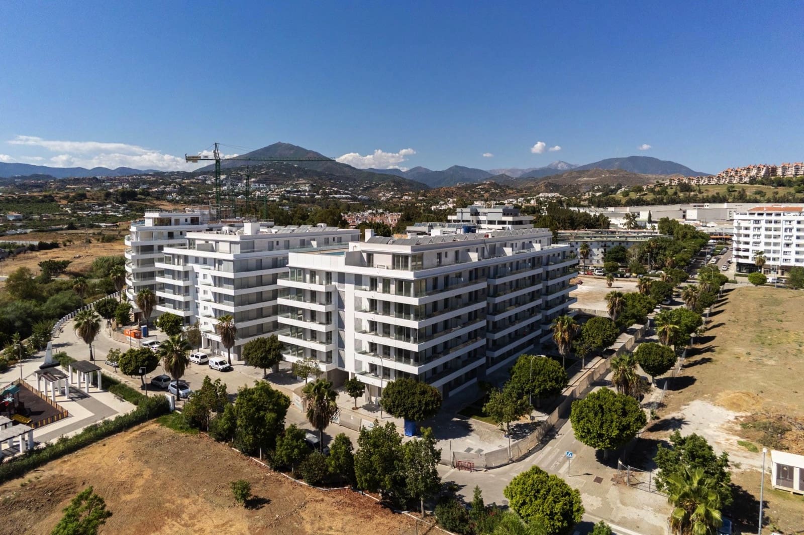 2 chambre Appartement à vendre à Nueva Andalucia avec piscine garage - 360 000 € (Ref: 9790278)