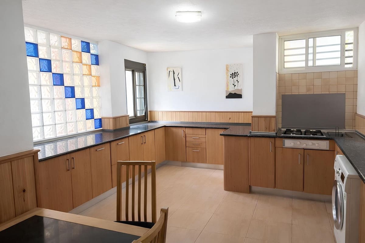 3 sovrum Lägenhet till salu i Marbella - 359 000 € (Ref: 9806147)