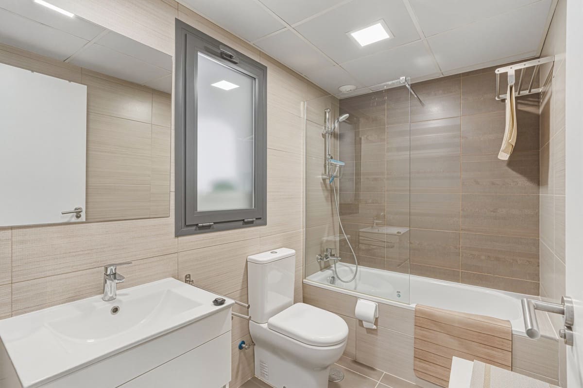 2 slaapkamer Appartement te koop in La Cala de Mijas met zwembad garage - € 350.000 (Ref: 9819923)