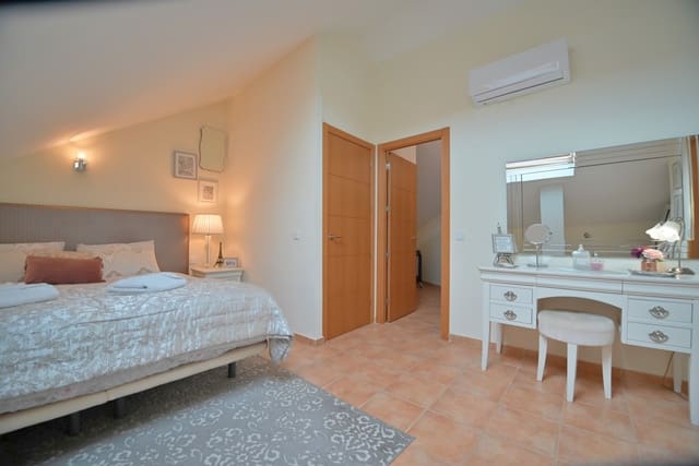 2 soverom Penthouse til salgs i Marbella - € 399 995 (Ref: 9822031)