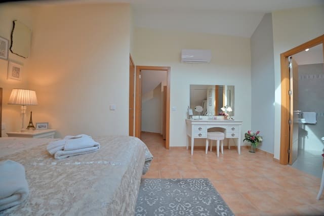 2 soverom Penthouse til salgs i Marbella - € 399 995 (Ref: 9822031)