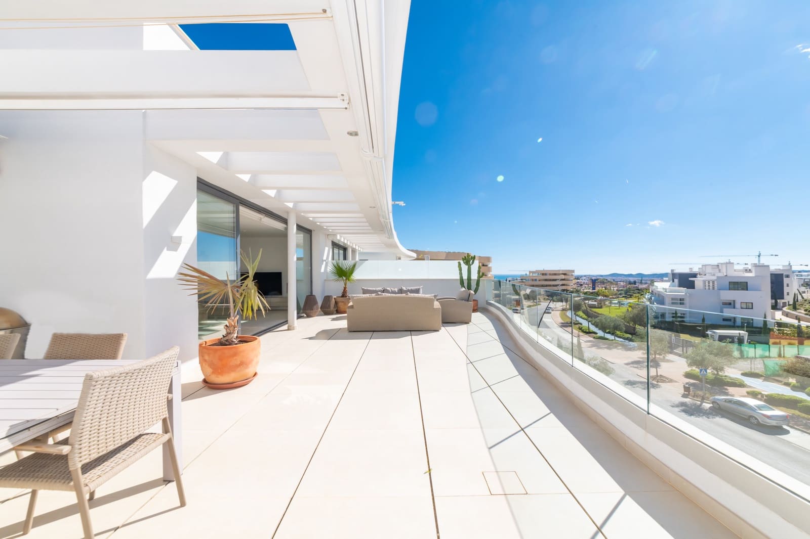 3 bedroom Apartment for sale in Benalmadena with pool garage - € 895,000 (Ref: 9824720)