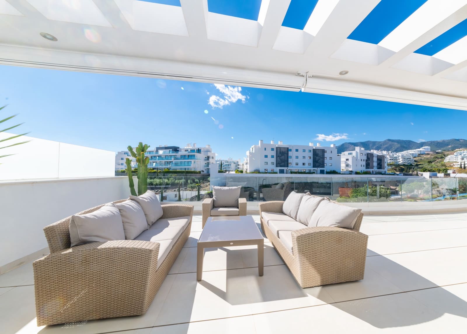 3 bedroom Apartment for sale in Benalmadena with pool garage - € 895,000 (Ref: 9824720)
