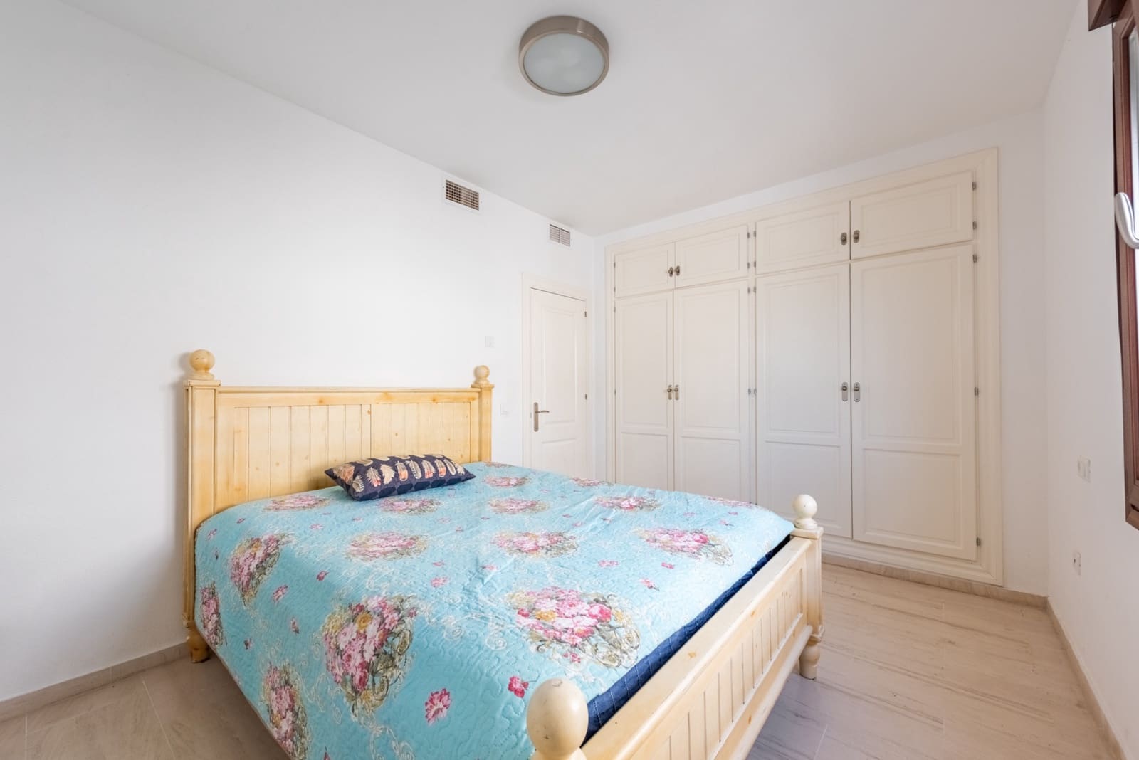 3 bedroom Villa for sale in Mijas Costa with pool garage - € 675,000 (Ref: 9824721)