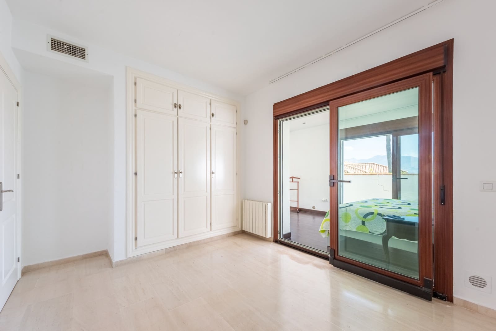3 bedroom Villa for sale in Mijas Costa with pool garage - € 675,000 (Ref: 9824721)