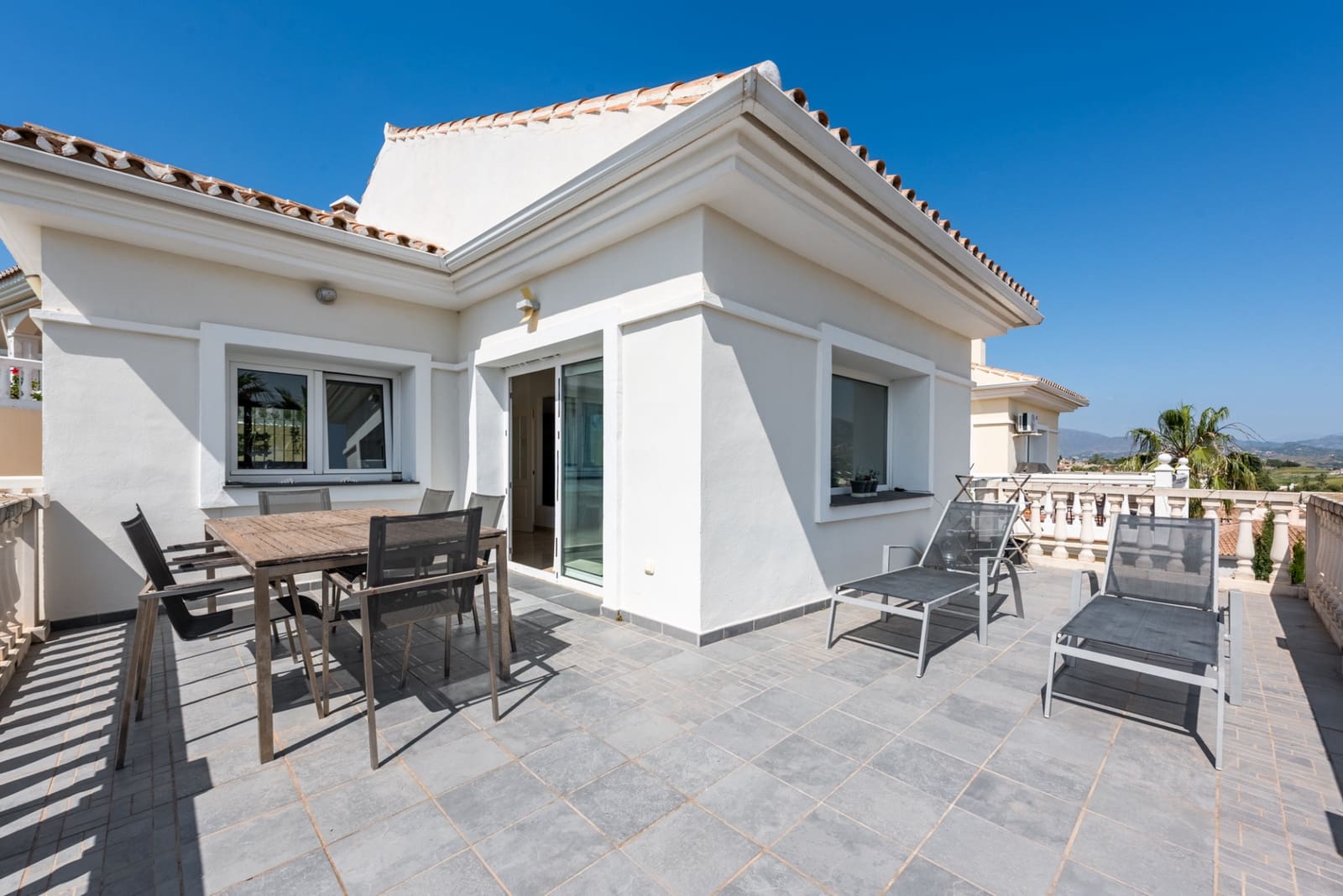 3 bedroom Villa for sale in Mijas Costa with pool garage - € 675,000 (Ref: 9824721)