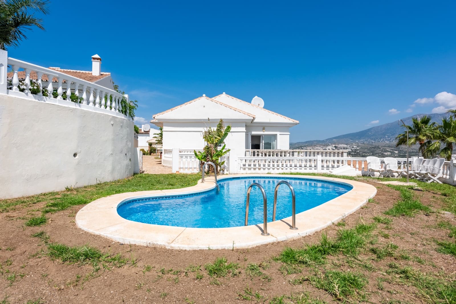 3 soveværelse Villa til salg i Mijas Costa med swimmingpool garage - € 675.000 (Ref: 9824721)