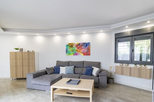 3 makuuhuone Paritalo myytävänä paikassa San Pedro de Alcantara, Marbella mukana uima-altaan 
autotalli - 950 000 € (Ref: 9830734)