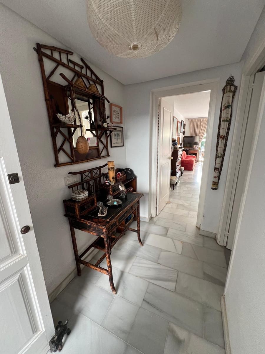3 Zimmer Haus zu verkaufen in Marbella mit Pool Garage - 945.000 € (Ref: 9830735)