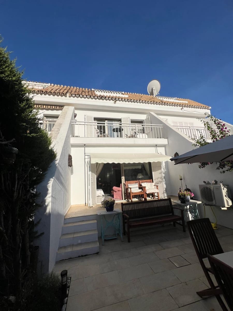 3 Zimmer Haus zu verkaufen in Marbella mit Pool Garage - 945.000 € (Ref: 9830735)