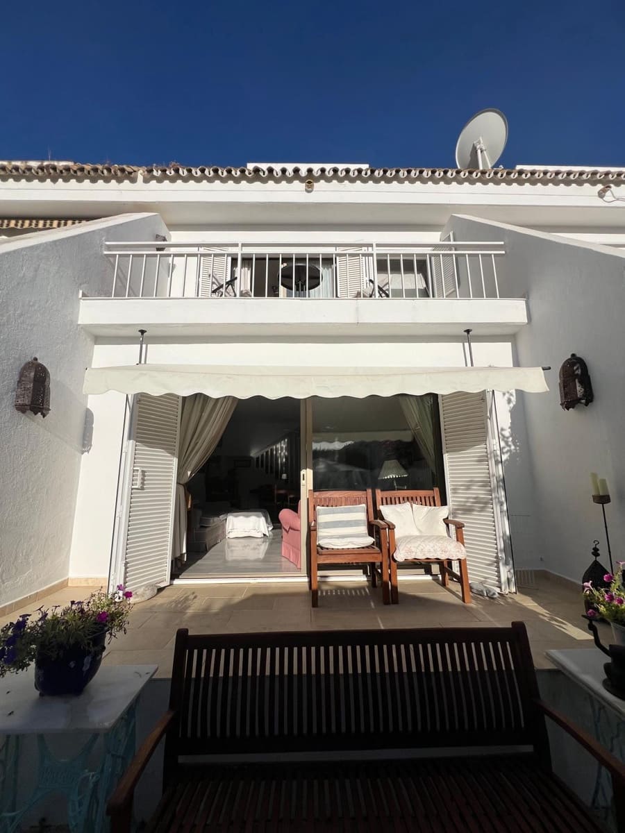 3 Zimmer Haus zu verkaufen in Marbella mit Pool Garage - 945.000 € (Ref: 9830735)