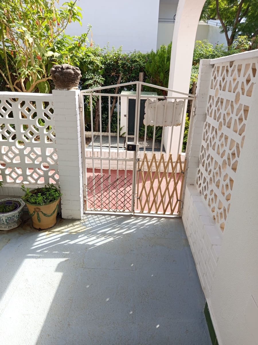 3 Zimmer Haus zu verkaufen in Marbella mit Pool Garage - 945.000 € (Ref: 9830735)
