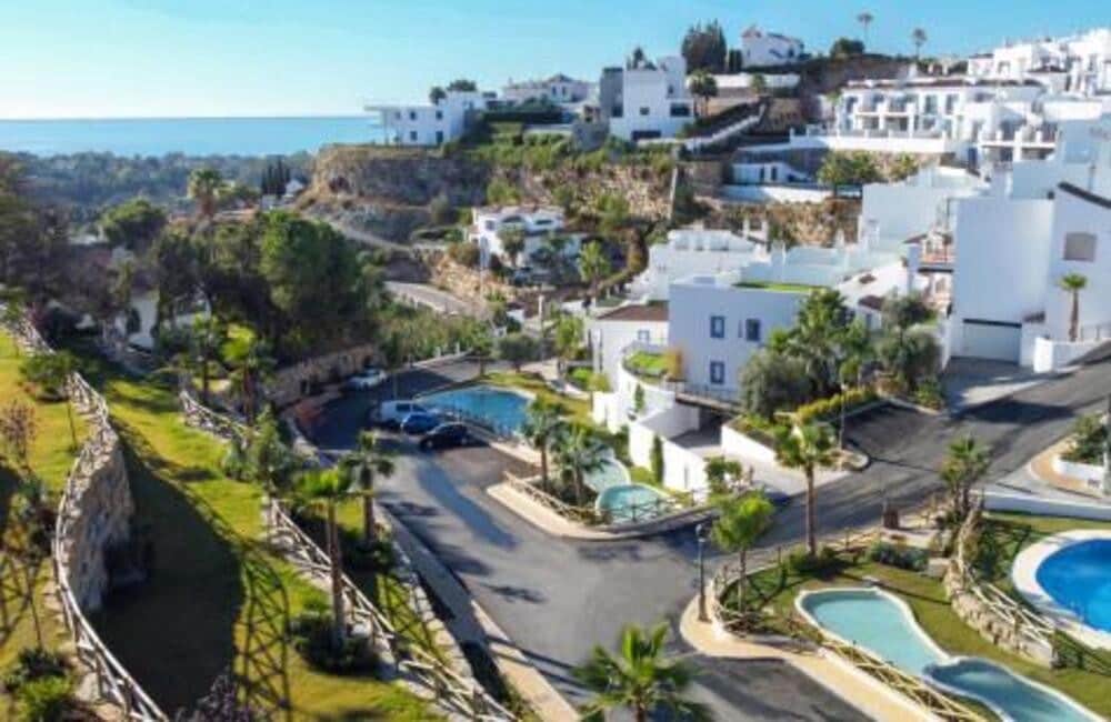 3 quarto Apartamento para venda em Benahavis com piscina garagem - 597 000 € (Ref: 9830736)