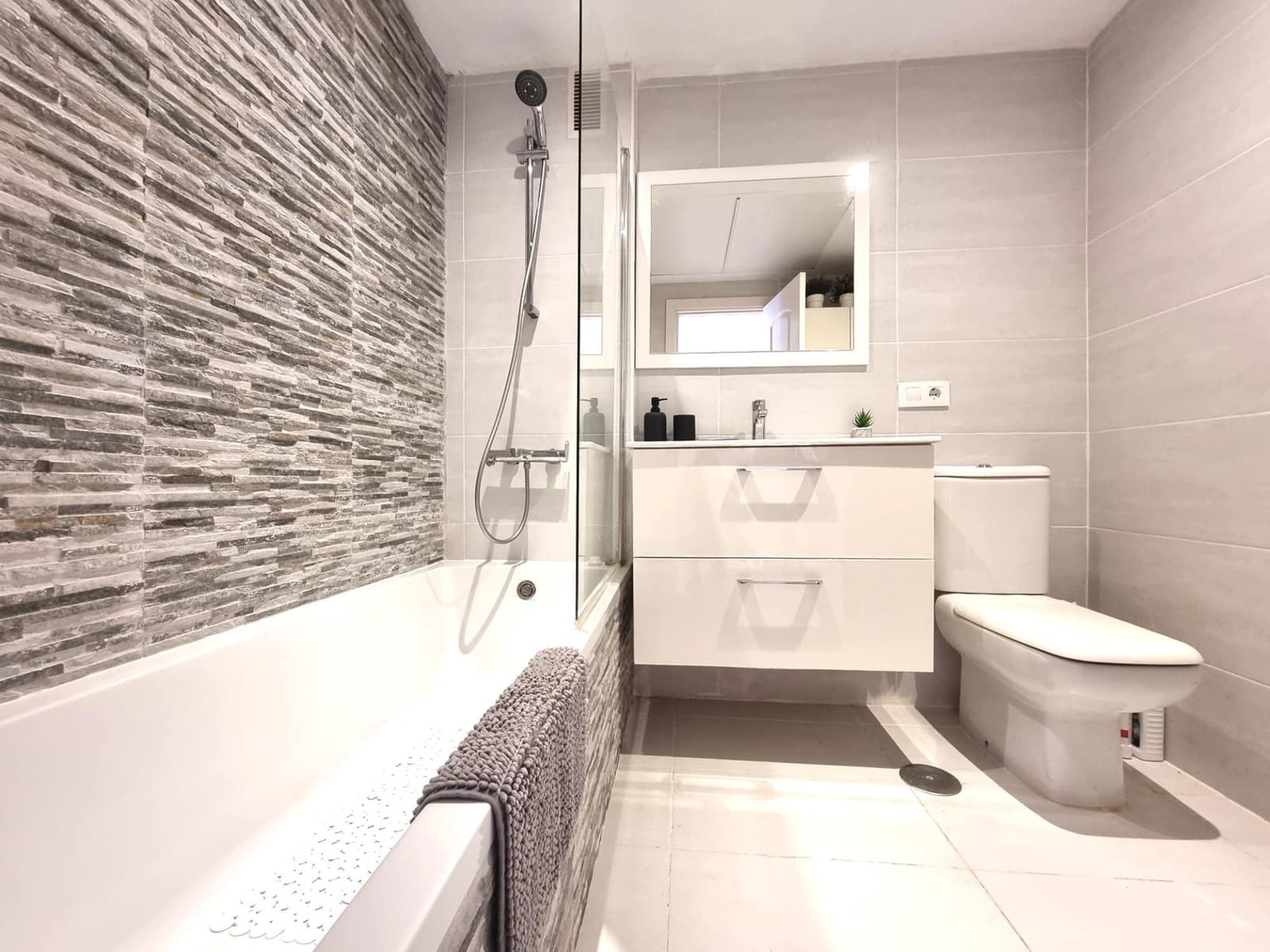 2 slaapkamer Penthouse te koop in Marbella met garage - € 359.000 (Ref: 9835230)