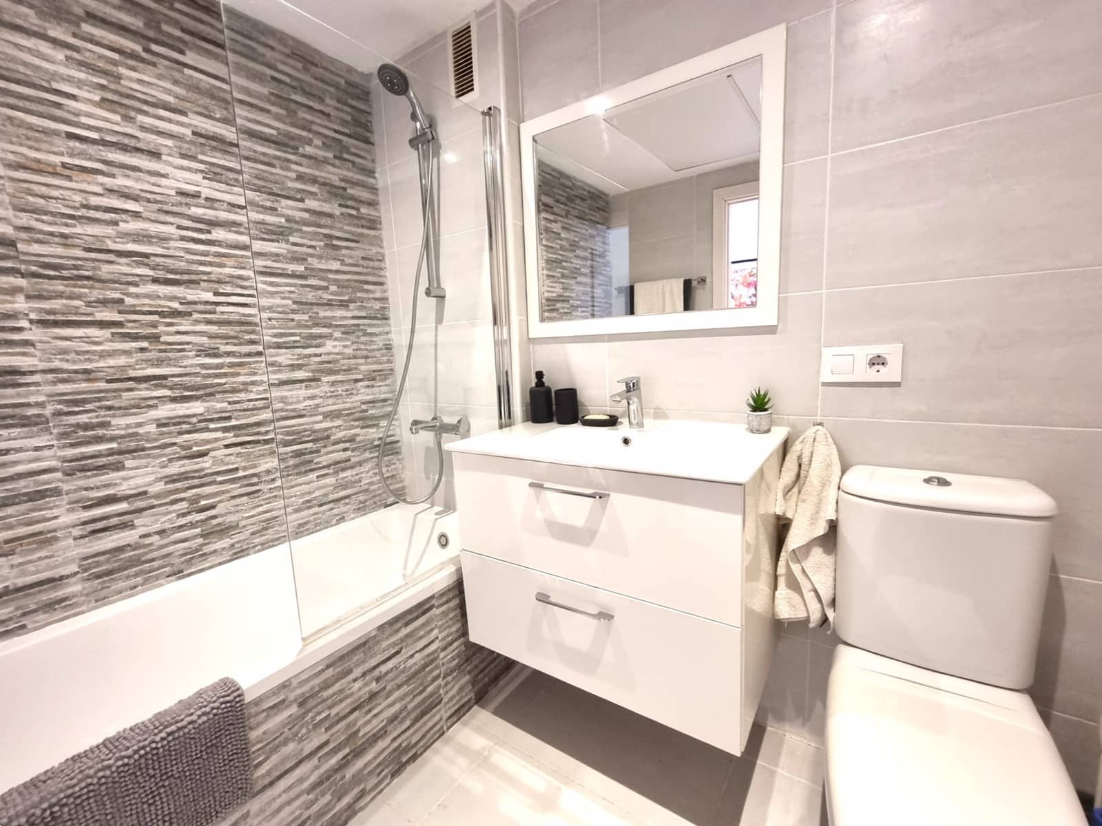 2 slaapkamer Penthouse te koop in Marbella met garage - € 359.000 (Ref: 9835230)