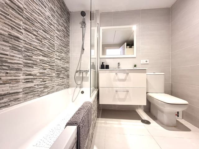 2 soverom Penthouse til salgs i Marbella med svømmebasseng garasje - € 359 000 (Ref: 9835230)