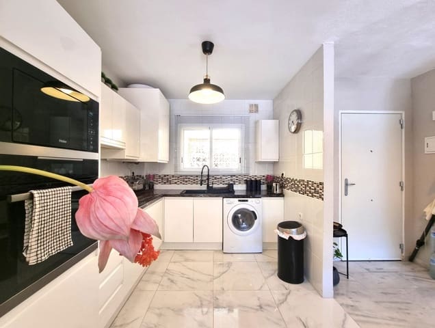 Ático de 2 habitaciones en Marbella en venta con piscina garaje - 359.000 € (Ref: 9835230)