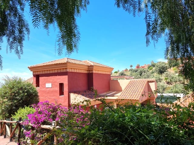 2 soverom Penthouse til salgs i Marbella med svømmebasseng garasje - € 359 000 (Ref: 9835230)