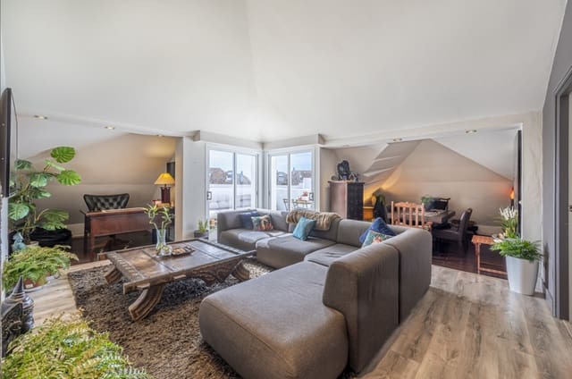 2 soverom Penthouse til salgs i Marbella med svømmebasseng garasje - € 650 000 (Ref: 9835231)